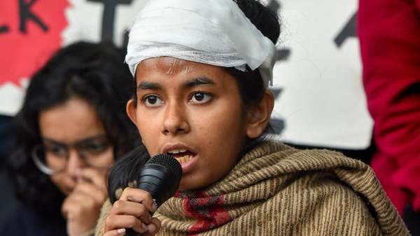 শুক্রবারেও রয়েছে ঐশীর কর্মসূচি