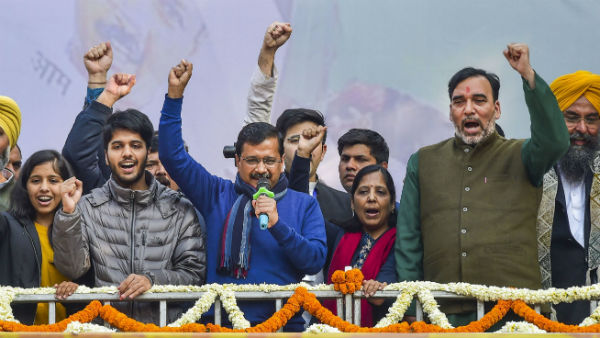 ১৬ ফেব্রুয়ারি ও অরবিন্দ কেজরিওয়াল ১৬ ফেব্রুয়ারি ও অরবিন্দ কেজরিওয়াল