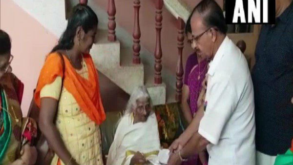 জেদের কাছে হার মানল বয়স, ১০৫ বছর বয়সে চতুর্থ শ্রেণির পরীক্ষায় পাস করলেন ভাগীরথি আম্মা জেদের কাছে হার মানল বয়স, ১০৫ বছর বয়সে চতুর্থ শ্রেণির পরীক্ষায় পাস করলেন ভাগীরথি আম্মা
