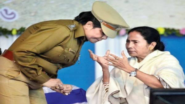 মমতাকে জঙ্গলমহলের 'মা' বলেছিলেন ভারতী ঘোষ মমতাকে জঙ্গলমহলের 'মা' বলেছিলেন ভারতী ঘোষ