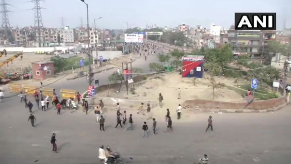 ভজনপুরা চৌকের কাছে পাথরবাজদের হামলা