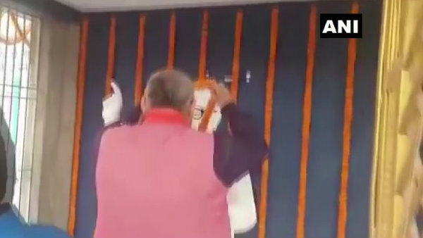 আম্বেদকরের নামাঙ্কিত একটি পার্কে ঘটে এই ঘটনা আম্বেদকরের নামাঙ্কিত একটি পার্কে ঘটে এই ঘটনা