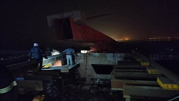 ফরাক্কায় নির্মীয়মান ব্রিজ ভেঙে দুর্ঘটনা