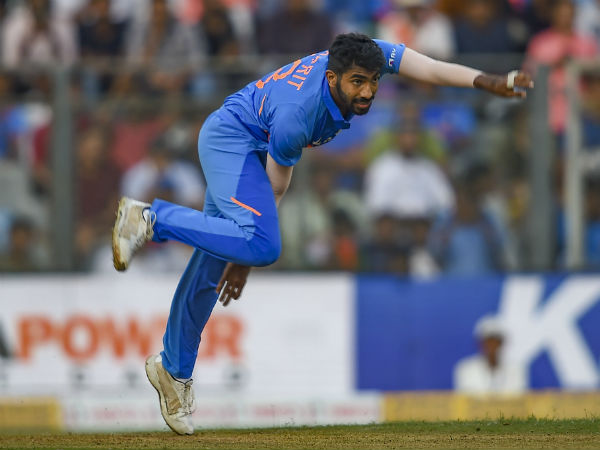 উইকেট পেলেন না বুমরাহ