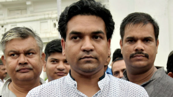 রবিবার বিকেলে সংঘর্ষ