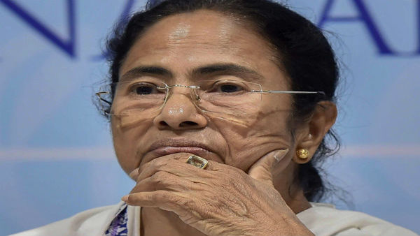 রবীন্দ্র সদনে বিস্ফোরক মমতা