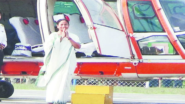 জেলা সফরে হেলিকপ্টার না পাওয়ায় ক্ষোভ জানিয়েছিলেন রাজ্যপাল