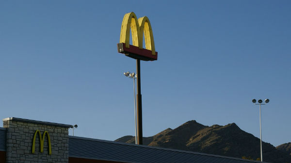 ঘ্রানেই যখন অর্ধেক ভোজন ঘ্রানেই যখন অর্ধেক ভোজন