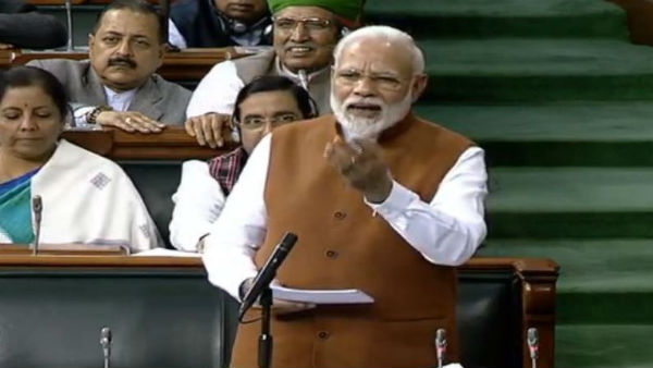এরপরই নাম না করে কংগ্রেস ও রাহুলকে টিউবলাইট বলেন মোদী এরপরই নাম না করে কংগ্রেস ও রাহুলকে টিউবলাইট বলেন মোদী