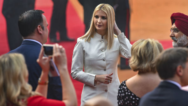 অনিতা ডোঙ্গরের ফিউশন পোশাকে ইভাঙ্কা অনিতা ডোঙ্গরের ফিউশন পোশাকে ইভাঙ্কা