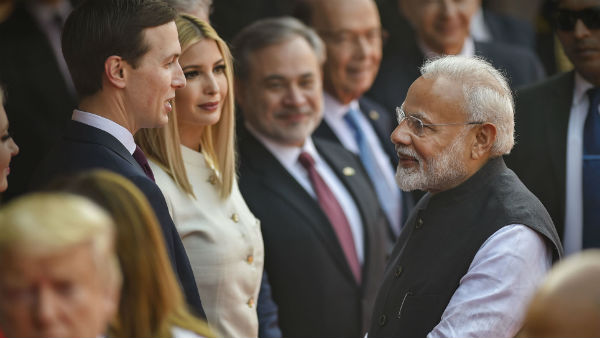 ইভাঙ্কার লুকস ও মুর্শিদাবাদ সিল্ক ইভাঙ্কার লুকস ও মুর্শিদাবাদ সিল্ক