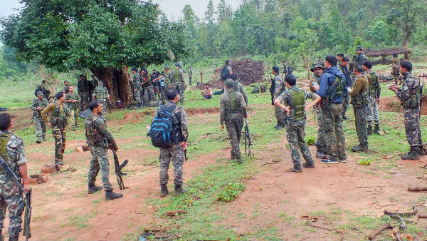 কৌশলে এগিয়ে মাওবাদীরা কৌশলে এগিয়ে মাওবাদীরা