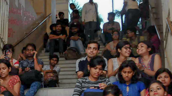 ছাত্রদের দাবি 