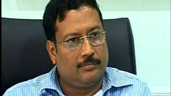 সুজিত বসুকে সাইরেন মিনিস্টার বলে কটাক্ষ