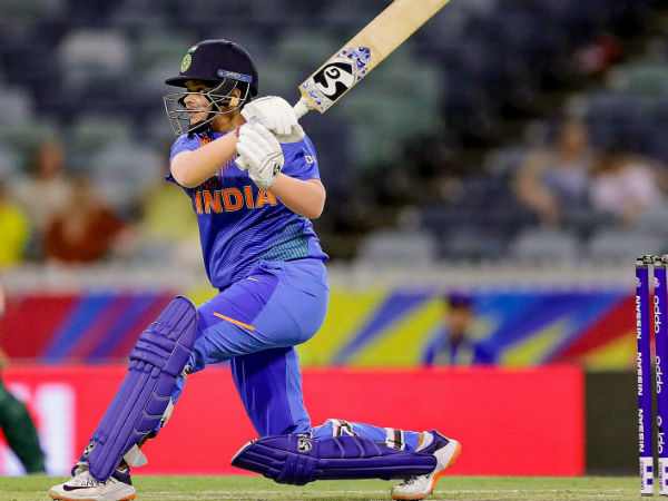 শাফালির ঝড়ো ব্যাটিং শাফালির ঝড়ো ব্যাটিং