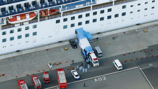 চিন থেকে আসা দু’টি জাহাজকে হলদিয়া বন্দরে আটকে দেওয়া হল চিন থেকে আসা দু’টি জাহাজকে হলদিয়া বন্দরে আটকে দেওয়া হল