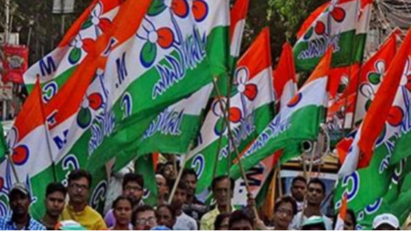 তৃণমূলের সঙ্গে থেকেই কাজ তৃণমূলের সঙ্গে থেকেই কাজ