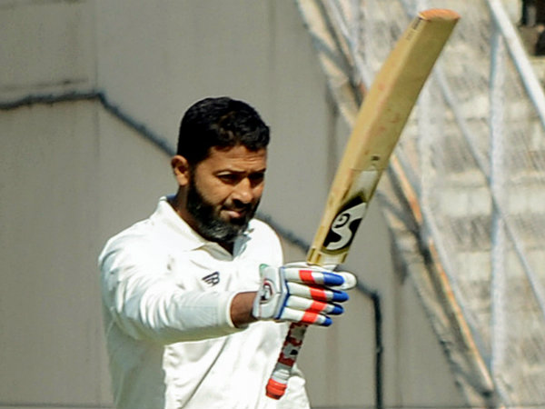 প্রথম শ্রেণির ক্রিকেটে অভিষেক প্রথম শ্রেণির ক্রিকেটে অভিষেক