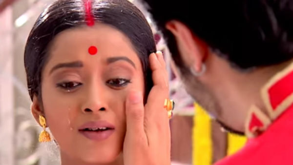 ত্রিনয়নী বনাম দিব্যদৃষ্টি
