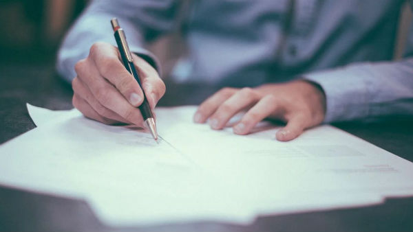 প্রথম দর্শনেই যদি কেউ 'ইমপ্রেস' করার ভাবনা রাখেন...!