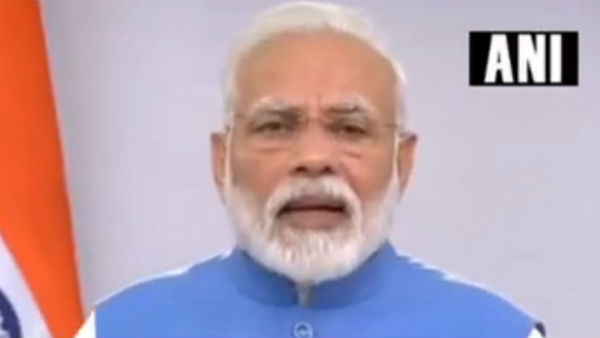 বাড়ির দরজায় লক্ষণরেখা বাড়ির দরজায় লক্ষণরেখা