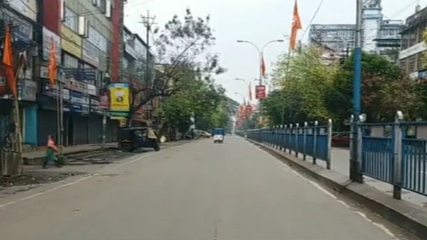 লকডাউনের আতঙ্কে ঘরে ফেরার তাড়া মানুষের লকডাউনের আতঙ্কে ঘরে ফেরার তাড়া মানুষের
