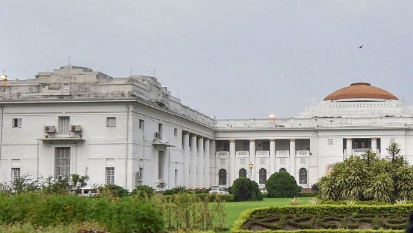 বৃহস্পতিবার মনোনয়ন জমা ৩ প্রার্থীর