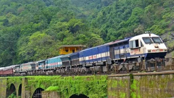 প্রথম প্যাসেঞ্জার ট্রেন