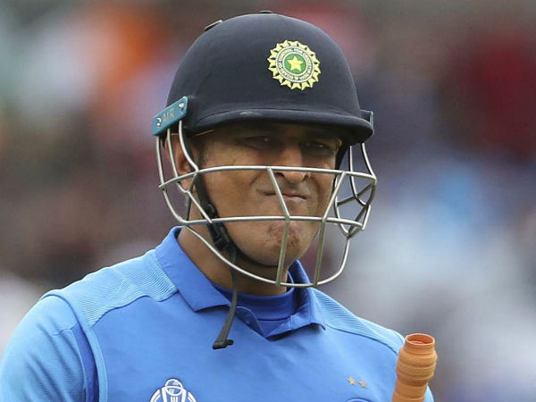 ক্রিকেটে নেই ধোনি ক্রিকেটে নেই ধোনি