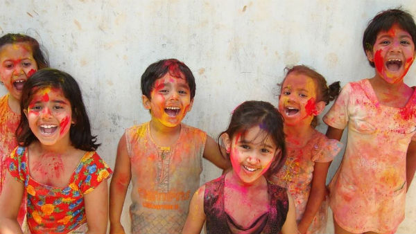 আইনের ফাঁকতাল গলে চলছে ভাং ব্যবসা