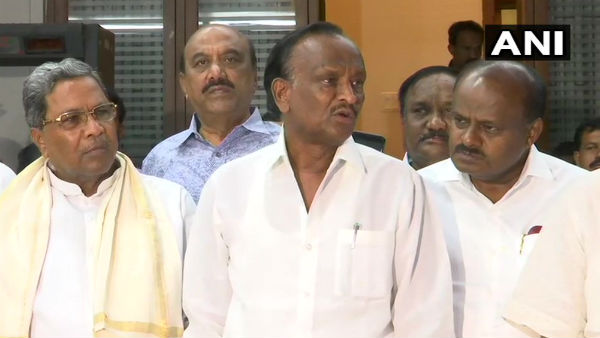 কর্ণাটক ও রিসর্ট রাজনীতি