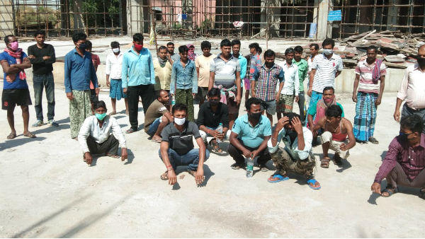 ভিন রাজ্যে আটকে পড়া বাঙালি শ্রমিকদের পাশে দাঁড়ালেন নুসরত জাহান ভিন রাজ্যে আটকে পড়া বাঙালি শ্রমিকদের পাশে দাঁড়ালেন নুসরত জাহান