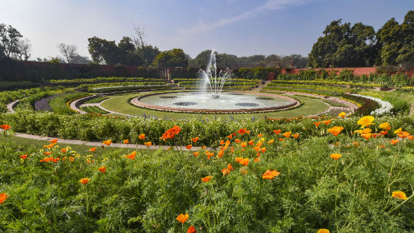 বন্ধ মুঘল গার্ডেন