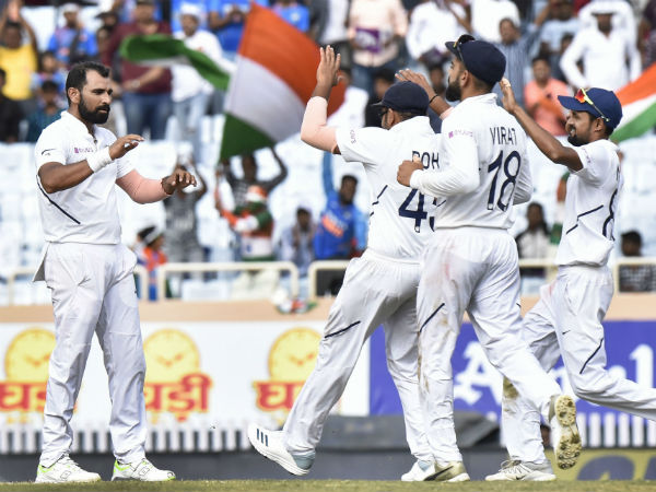 কিউয়িদের বিরুদ্ধে শামির চার উইকেট শিকার কিউয়িদের বিরুদ্ধে শামির চার উইকেট শিকার