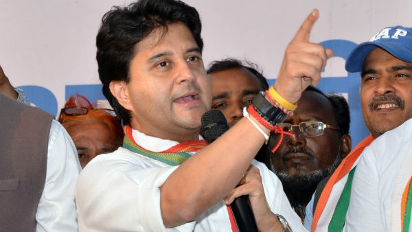 সিন্ধিয়ার পদত্যাগ পথ দেখাবে বিদ্রোহীদের