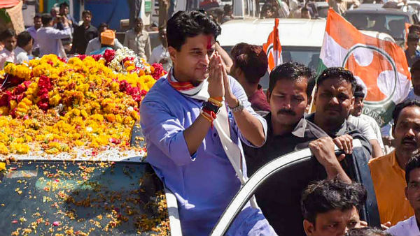  রাজরানির তরফে প্রধানমন্ত্রীর কাছে কোন বার্তা যায়?