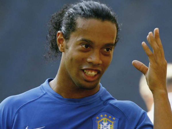 তারকাকে দেখতে ভিড় তারকাকে দেখতে ভিড়