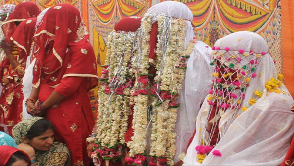 কলকাতায় বিয়ে করেন ২০১১ সালে