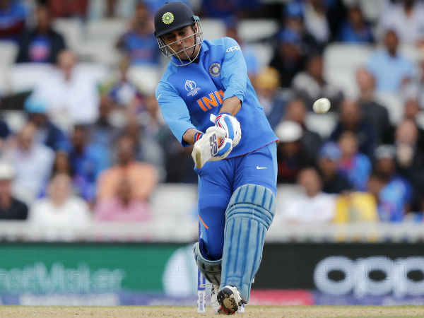 ভারতের জার্সিতে মাহি