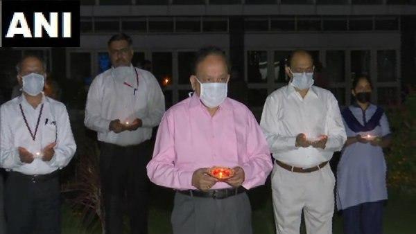 কেন্দ্রীয় স্বাস্থ্যমন্ত্রী