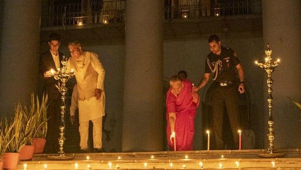 রাজ্যভবনে পশ্চিমবঙ্গের রাজ্যপাল