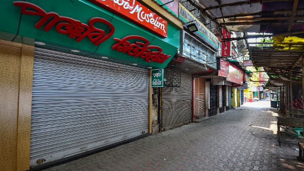 লকডাউনের নামে বাধা লকডাউনের নামে বাধা