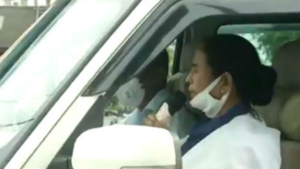 যাদবপুরে মাইকিং মমতার