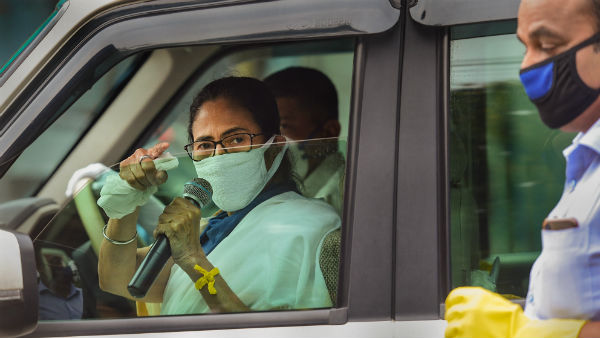 অভিভাবকের ভূমিকায় মমতা