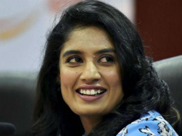 মিতালী ও অনুষ্কা