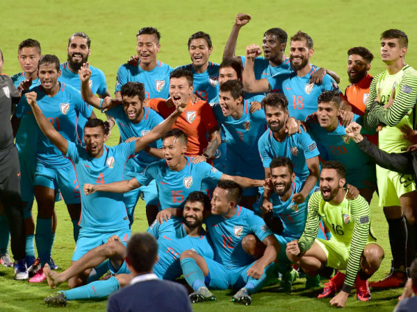 লড়াইয়ে আর কে
