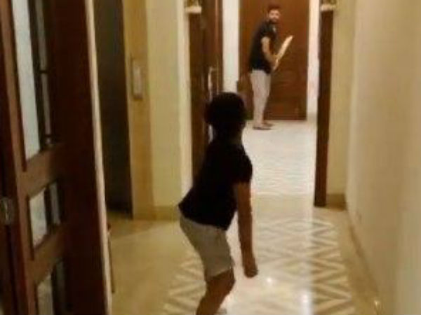 মেয়ের সঙ্গে ক্রিকেটে মজে রায়না
