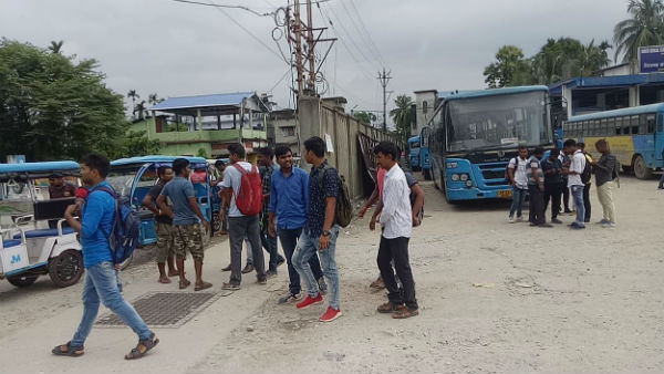 লকডাউনে আটকে পড়া শ্রমিকদের উদ্ধার