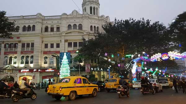পার্কস্ট্রিটের বেডফোর্ড লেনের বাড়িতে বসবাস