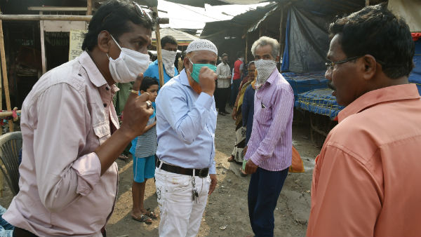 লকডাউন ও সোশ্যাল ডিস্ট্যান্সিং অমান্য করে বিক্ষোভ